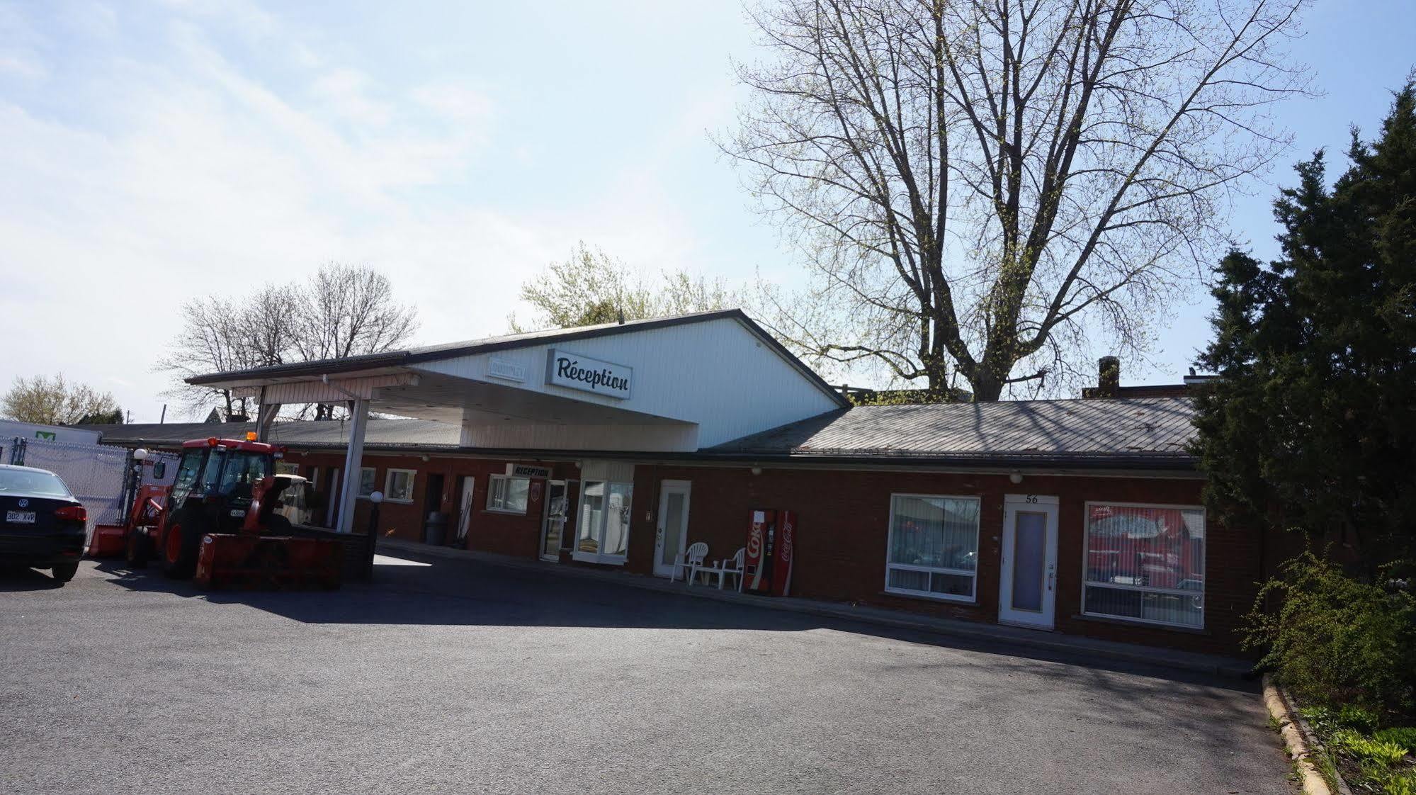 Motel R-100 Longueuil Exterior photo