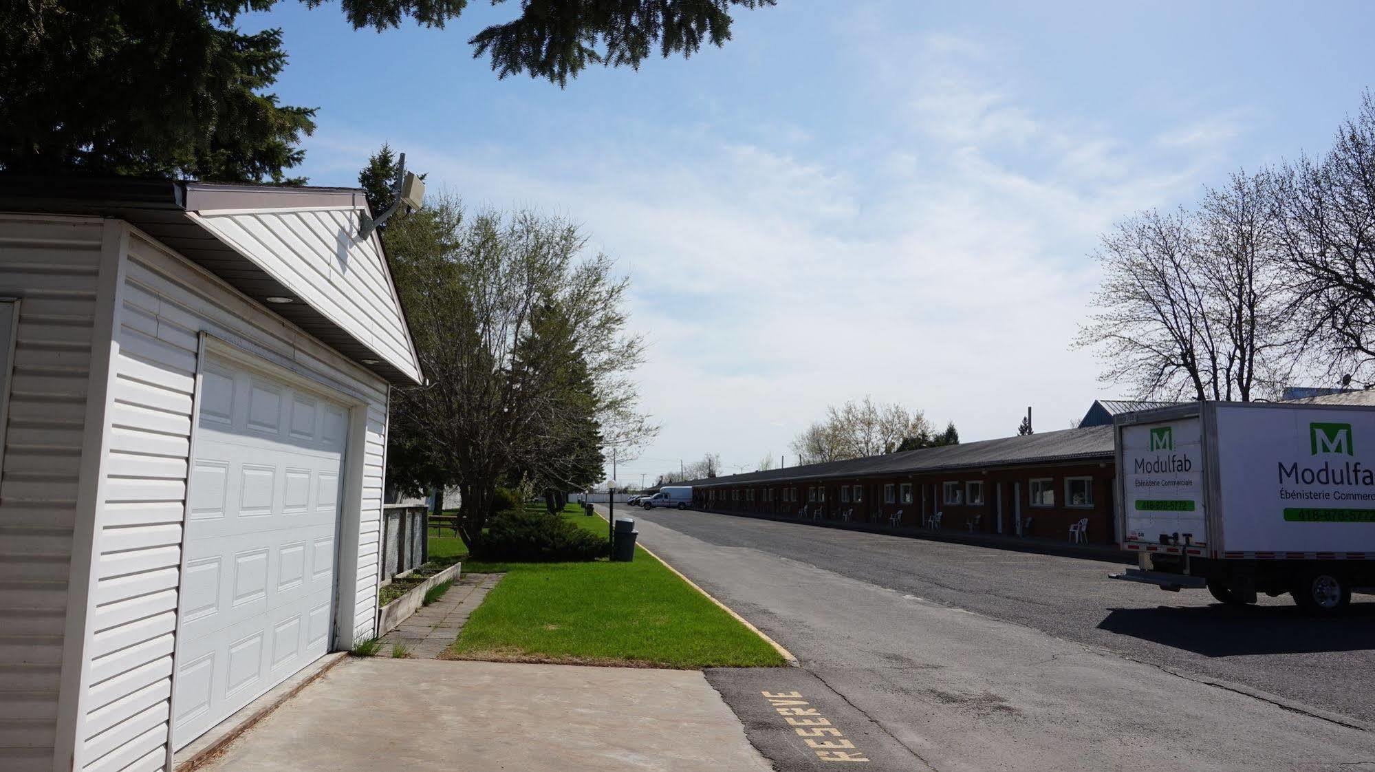 Motel R-100 Longueuil Exterior photo